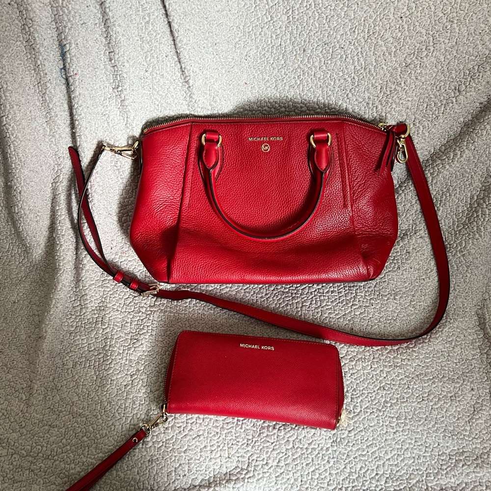 Michael Kors purse and matching wallet set